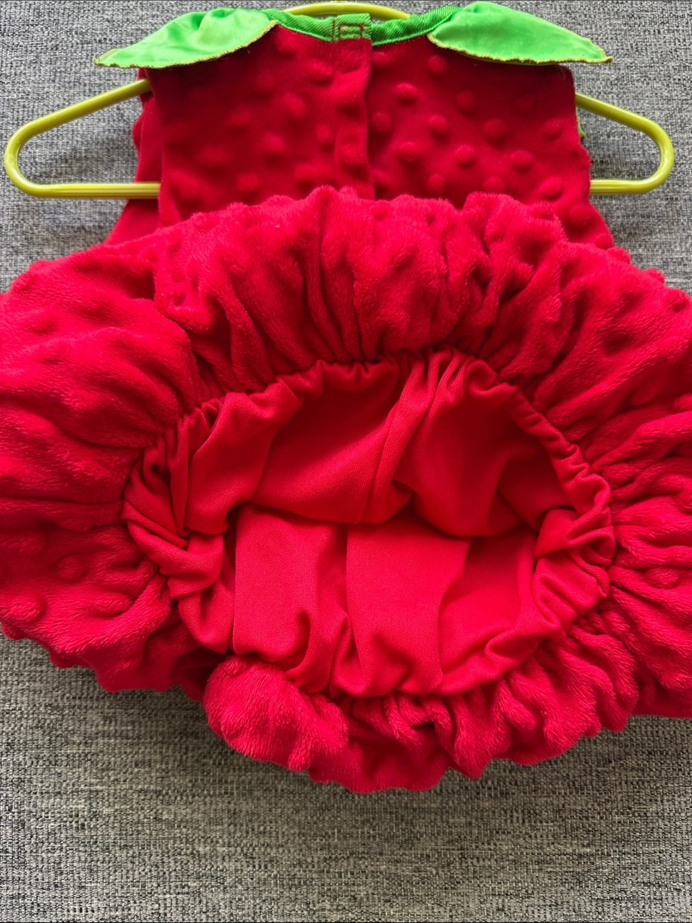 ADORABLE 🌼🍓 STRAWBERRY 🍓🌼 2PC INFANT COSTUME SIZE 3-6 MONTHS 🌟LIKE NEW🌟 - Picture 7 of 13